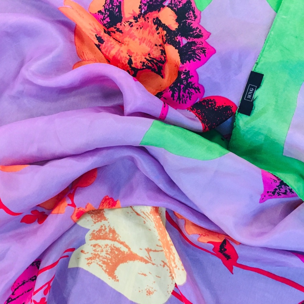 MANGO LARGE 39" x 39" square silk scarf glorious- floral garden print